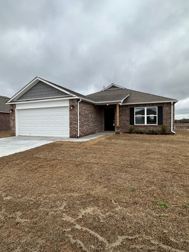 Photo - *Pre-leasing* Three Bedroom | Two Bath Hom...