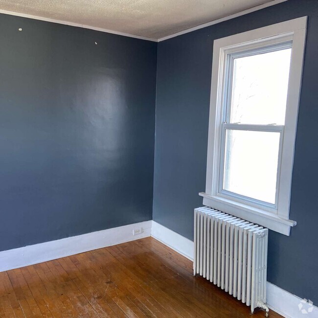 Building Photo - 615 W Baraga Ave Rental
