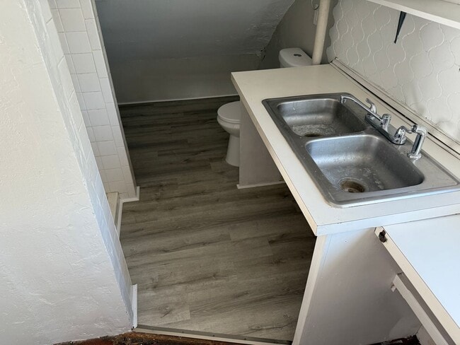 Photo - 46 Armstrong Ave Unidad #4