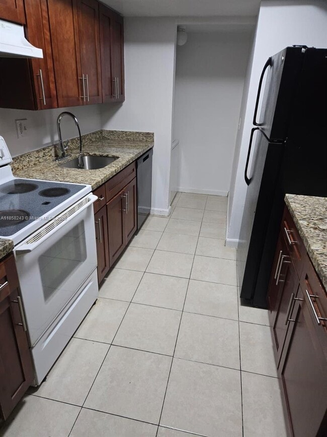 Building Photo - 5802 NW 21st St Unit 37-B Rental