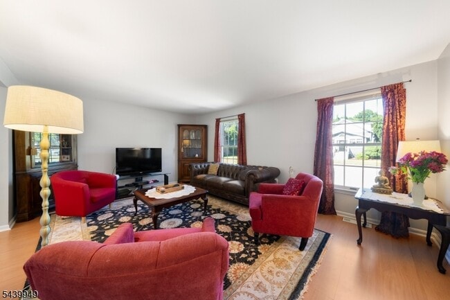 32 Montville Ave