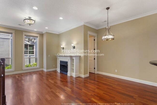 Photo - Luxury Two Bedroom Townhouse in NE!