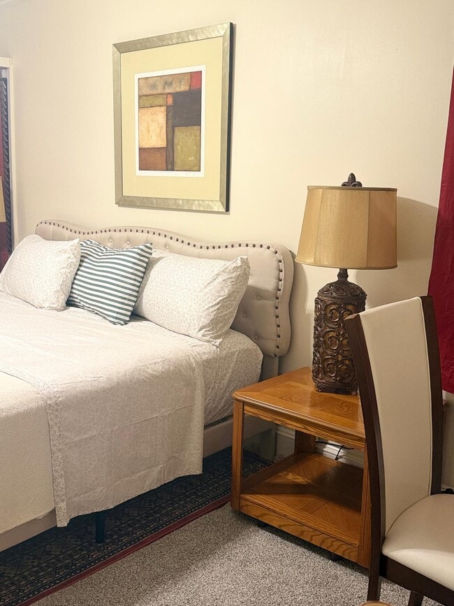 Photo - 5326 Main St