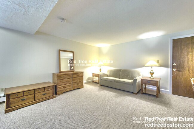 9 Chester St Unit 3