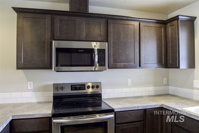 Photo - 3 bedroom 2 bath duplex near Settlers Park!