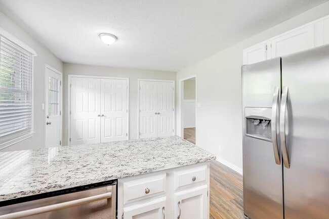 106 Redondo Ct S