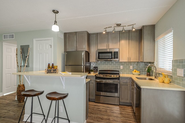 Kitchen | Breakfast Bar