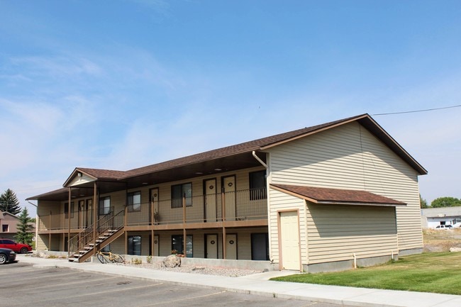 Willowbrook Apartments - Willowbrook Apartments