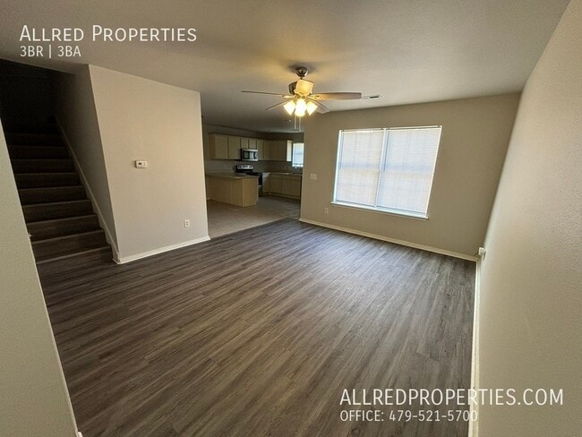 Photo - 954 N Daisy Ln