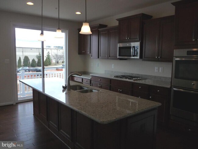Photo - 2888 Findley Rd