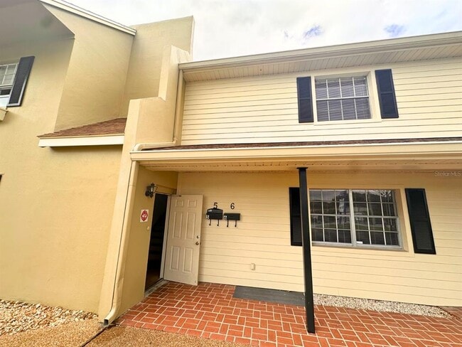 Building Photo - 3601 Cypress Gardens Rd Unit 6