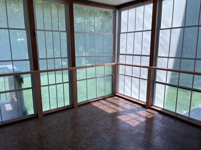 Photo - 220 Edgewood Dr