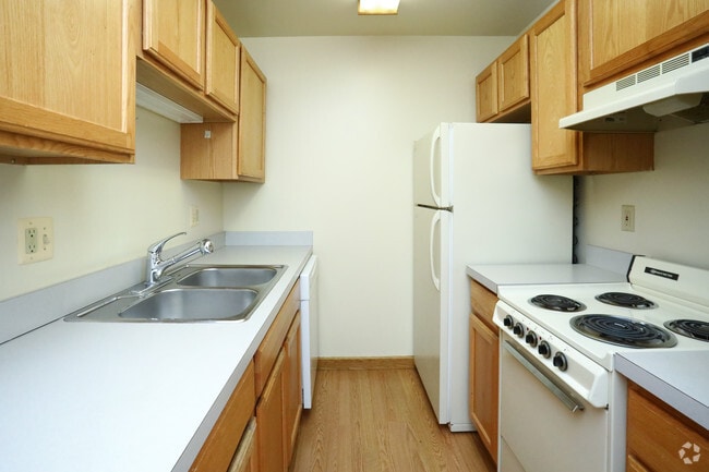 1 BR, 1 BA - 600 SF