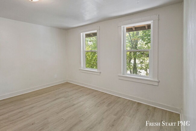 Photo - Inviting 1-Bedroom Unit with Natural Light...