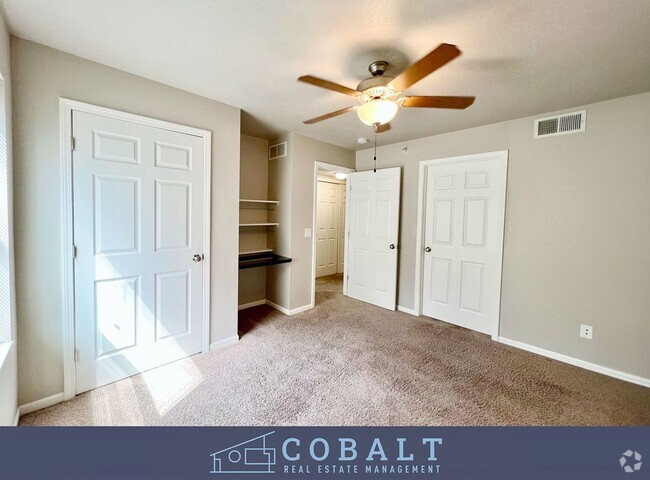 Building Photo - PRE LEASING 2 BED 2 BATH UNIT FOR JUNE 1! Rental