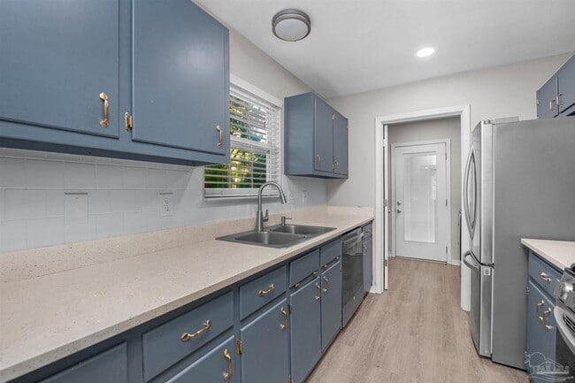 Photo - 1010 W Lloyd St