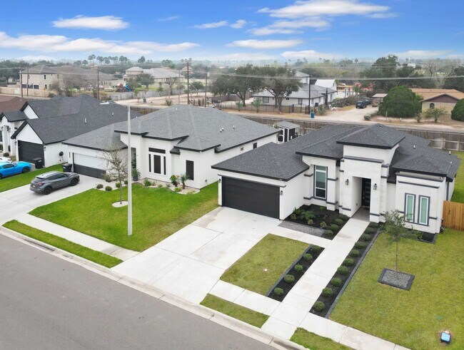 Photo - Beautiful Upgarded 3 b/2.5 bath Home in Alton.Don't Miss Out!