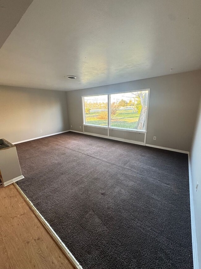 Photo - 4122 Hiawatha Blvd