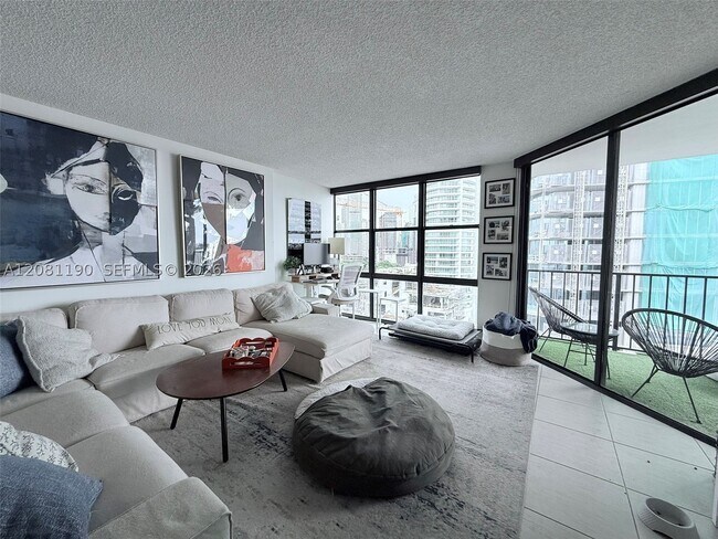 Building Photo - 1865 Brickell Ave Unit A1602