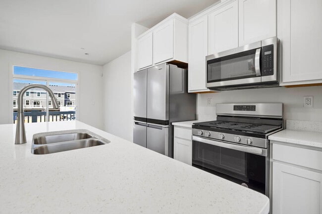 Photo - 2020 Yellowstone Blvd