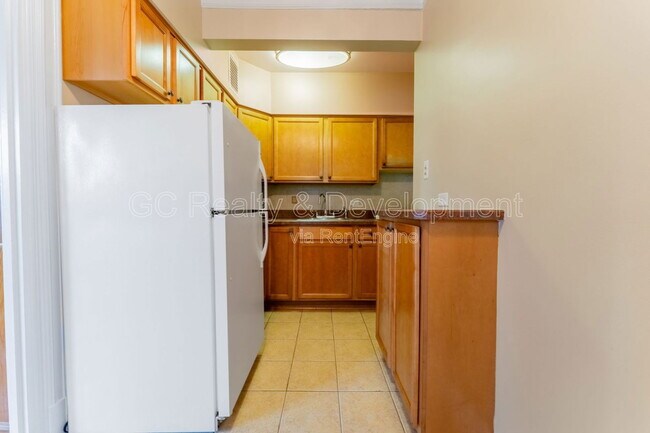 Photo - 1765 E 55th St Unidad D6