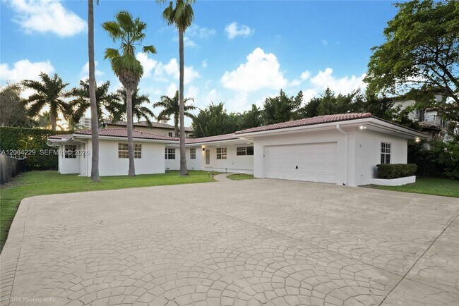 Photo - 52 Camden Dr