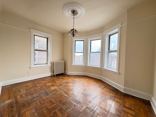 92 W 33rd St D1 - 93 W 33rd St Unit D1