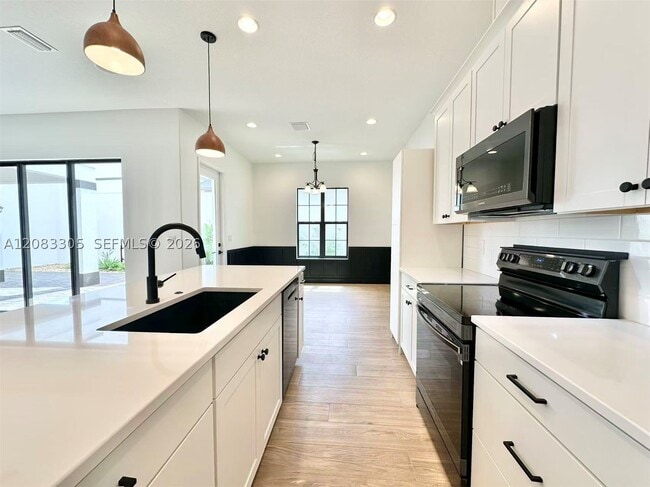 Photo - 8436 Lyside Dr