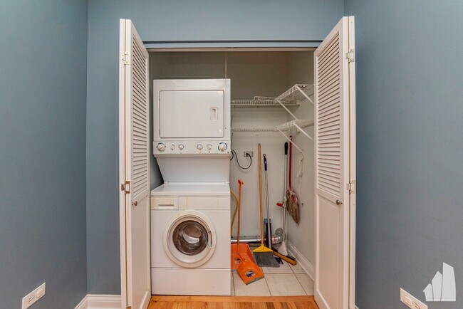 Photo - 1444 N Orleans St Unidad 008A