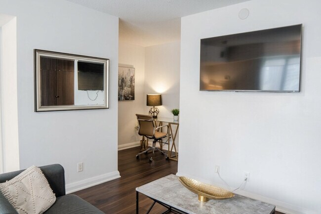 Photo - 155 Yorkville Ave Unit SI ID1559031P