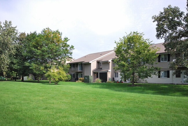 Fairways of Naperville Exterior