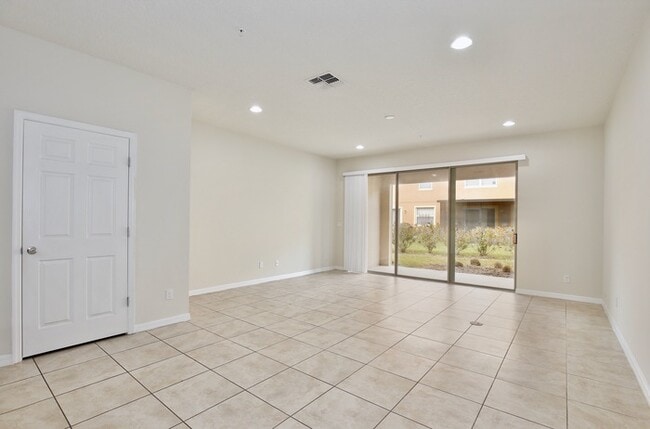 Photo - Beautiful 3/2.5 Spacious Townhome with 1 Car Garage in the Gated Community of Jackson Park - Orla...
