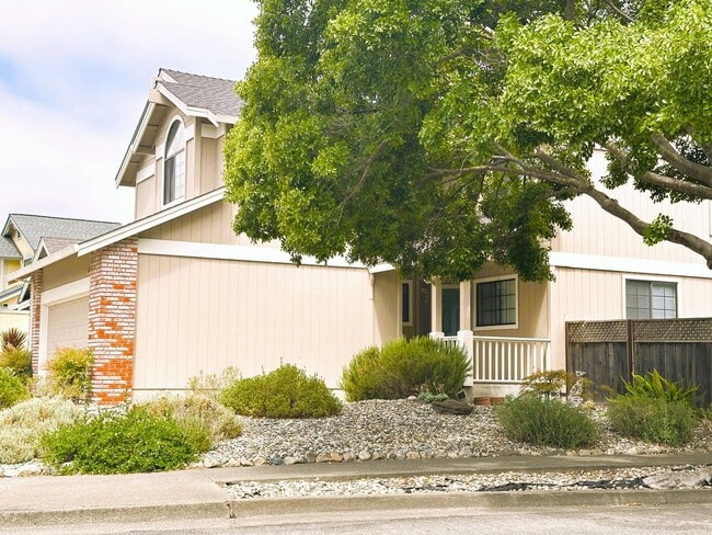 Building Photo - 1537 Yarberry Dr