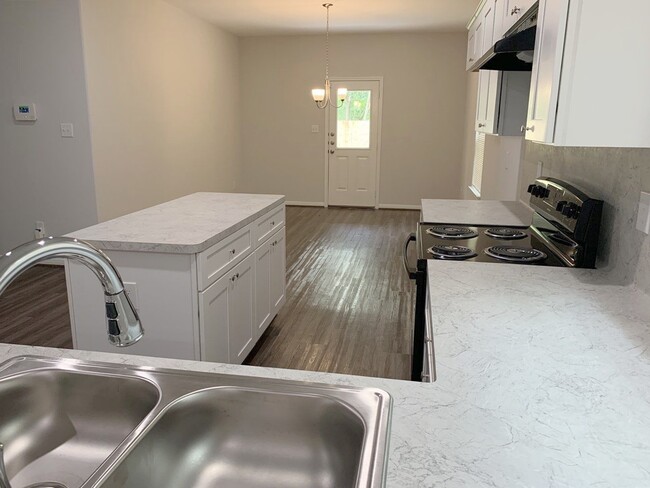 Building Photo - 8114 Rhobell St Rental