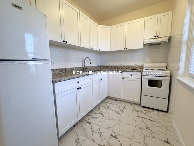 Photo - 2018 Commonwealth Ave