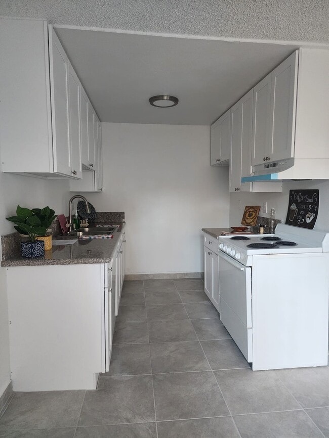 Photo - Cedros Apartments