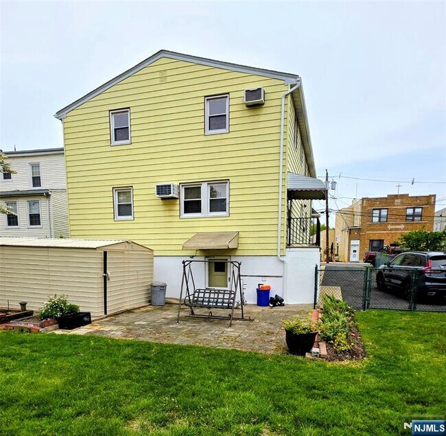 Photo - 648 Milton Ave