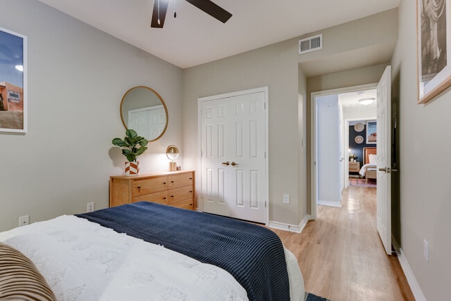 Photo - Laurel Canyon Apartments