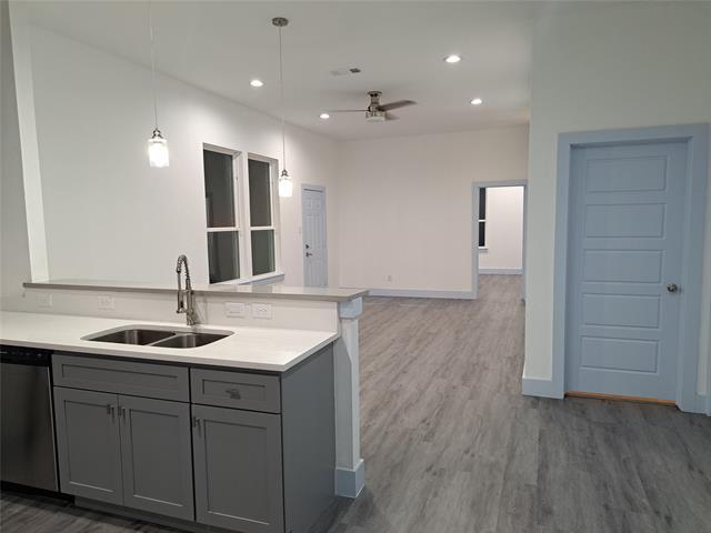 Photo - 3328 Noor St