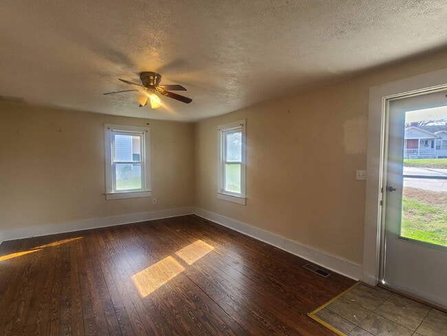 Photo - Charming home with wonderful yard!