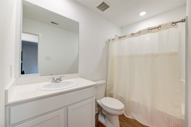 Photo - 3110 Spanish Oak Ln