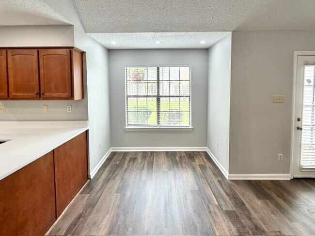 Photo - OakHurstDr6562 Unidad 1