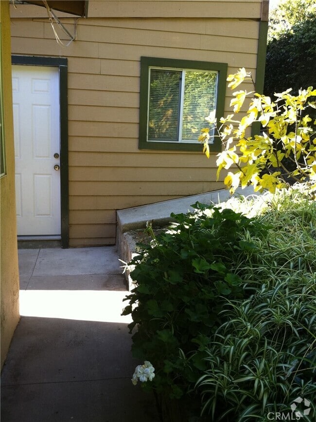 Building Photo - 351 Auburn Ave Rental