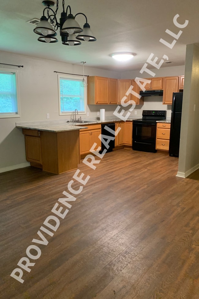 Photo - 114 E Hilly Ave