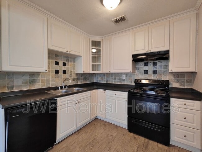 Photo - 3383 Sunnybrook Ave N