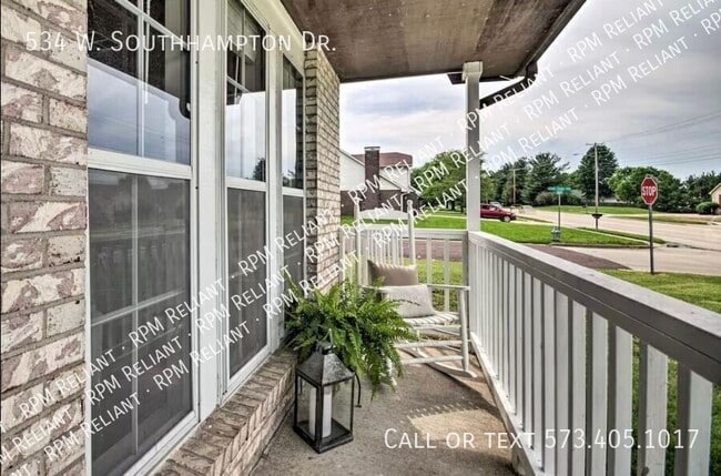 Building Photo - 534 W Southampton Dr
