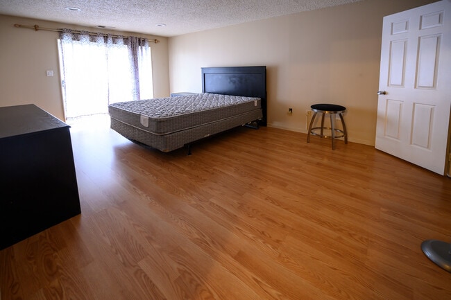 Photo - 4 Rutgers Dr