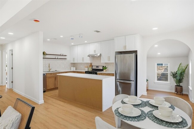 Building Photo - 5601 Samuel Huston Ave