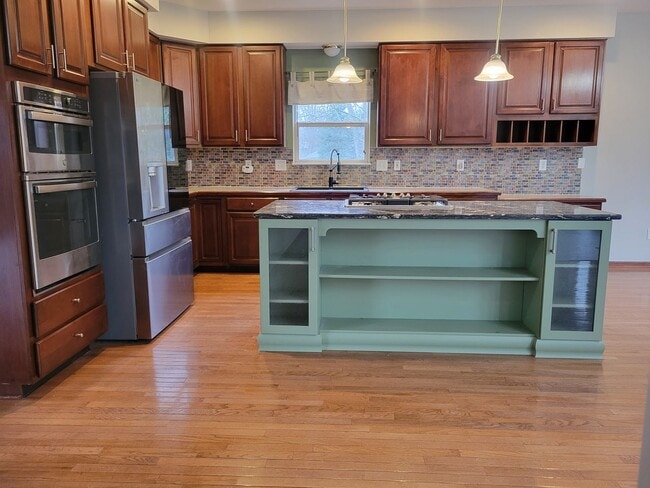 Photo - 8162 Chateau Ln