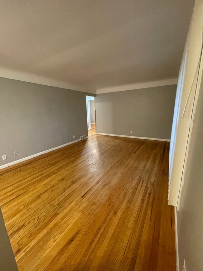 Photo - Three Bedroom Home in the Established Ann Arbor Wines Neighborhood!